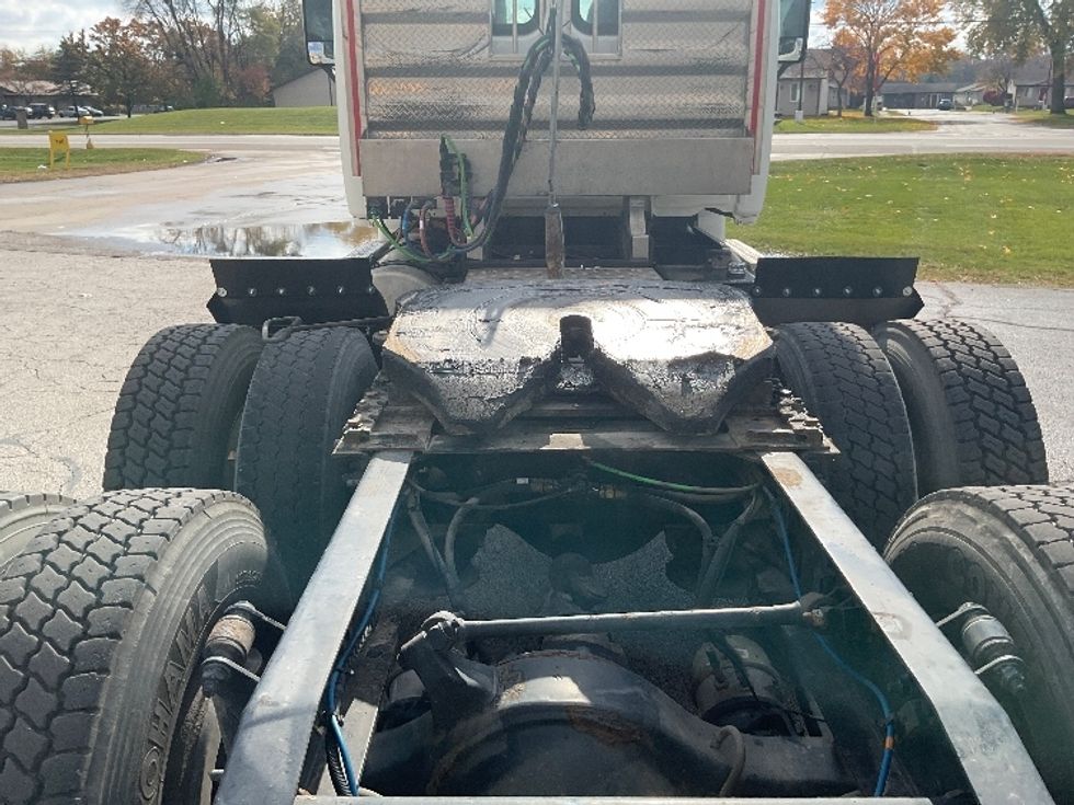 Day Cab Tractor-Heavy Duty Tractors-Freightliner-2019-Cascadia 12564ST-Elkhart-IN-241,623\n\t\tmiles-$ 44,500 - Image 6