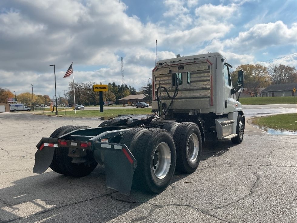 Day Cab Tractor-Heavy Duty Tractors-Freightliner-2019-Cascadia 12564ST-Elkhart-IN-241,623\n\t\tmiles-$ 44,500 - Image 7