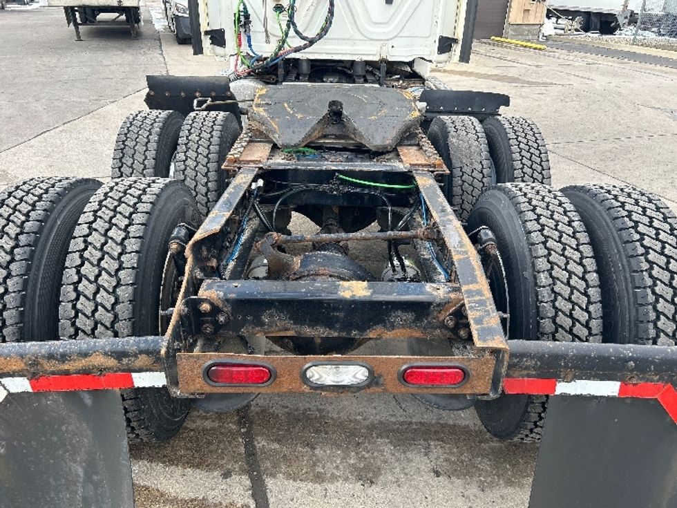 Day Cab Tractor-Heavy Duty Tractors-Freightliner-2019-Cascadia 12564ST-Elkhart-IN-249,621\n\t\tmiles-$ 43,500 - Image 6