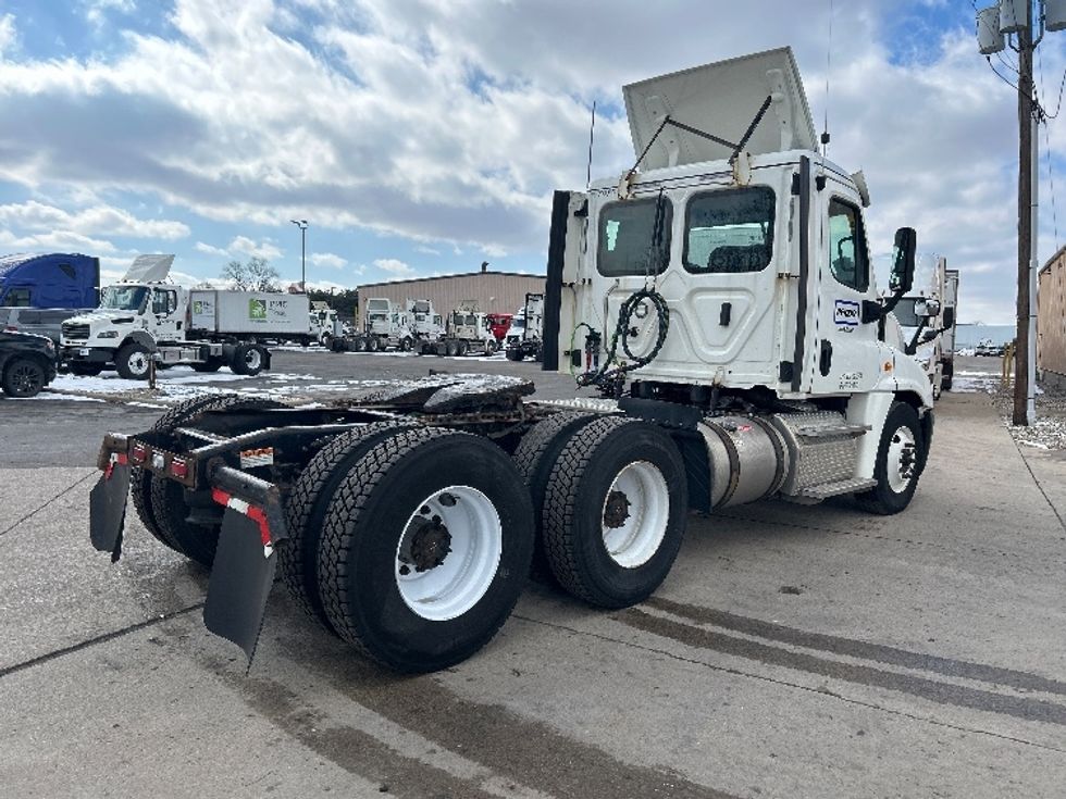 Day Cab Tractor-Heavy Duty Tractors-Freightliner-2019-Cascadia 12564ST-Elkhart-IN-249,621\n\t\tmiles-$ 43,500 - Image 7