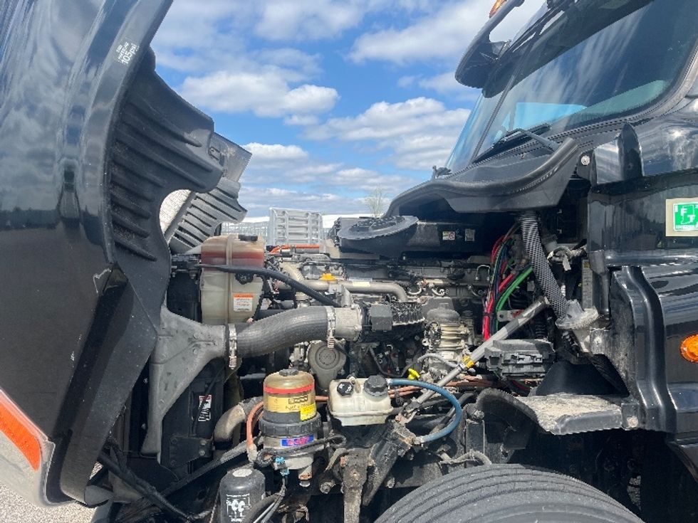 Day Cab Tractor-Heavy Duty Tractors-Freightliner-2019-Cascadia 12564ST-Elkhart-IN-250,989\n\t\tmiles-$ 42,000 - Image 16
