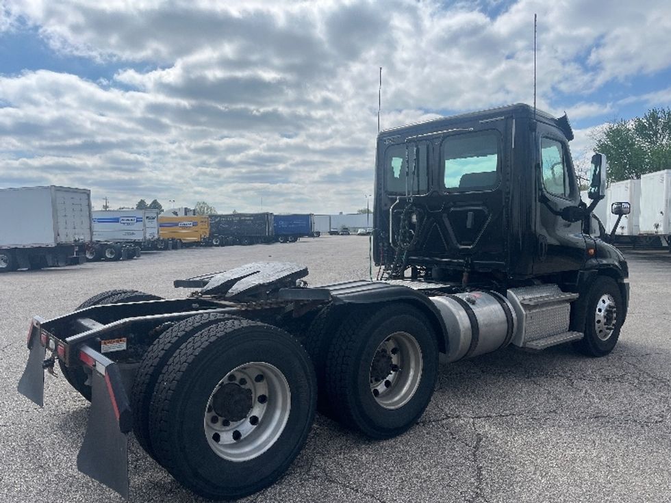 Day Cab Tractor-Heavy Duty Tractors-Freightliner-2019-Cascadia 12564ST-Elkhart-IN-250,989\n\t\tmiles-$ 42,000 - Image 7