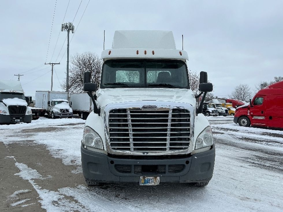 Day Cab Tractor-Heavy Duty Tractors-Freightliner-2019-Cascadia 12564ST-Elkhart-IN-275,486\n\t\tmiles-$ 42,250 - Image 2