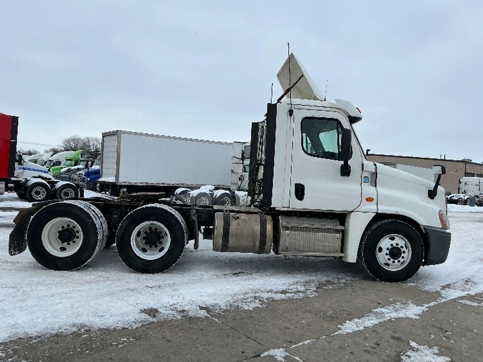Day Cab Tractor-Heavy Duty Tractors-Freightliner-2019-Cascadia 12564ST-Elkhart-IN-275,486\n\t\tmiles-$ 42,250 - Image 8