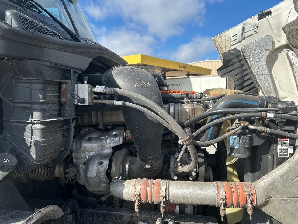 Day Cab Tractor-Heavy Duty Tractors-Freightliner-2019-Cascadia 12564ST-Elkhart-IN-283,967\n\t\tmiles-$ 42,000 - Image 15