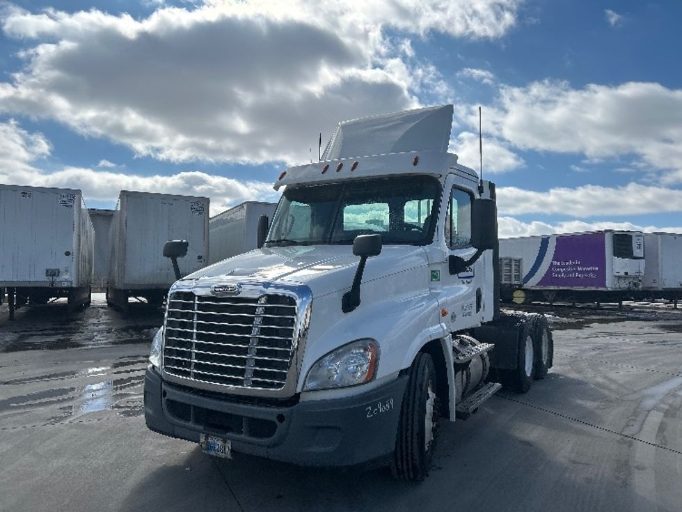 Day Cab Tractor-Heavy Duty Tractors-Freightliner-2019-Cascadia 12564ST-Elkhart-IN-283,967\n\t\tmiles-$ 42,000 - Image 3