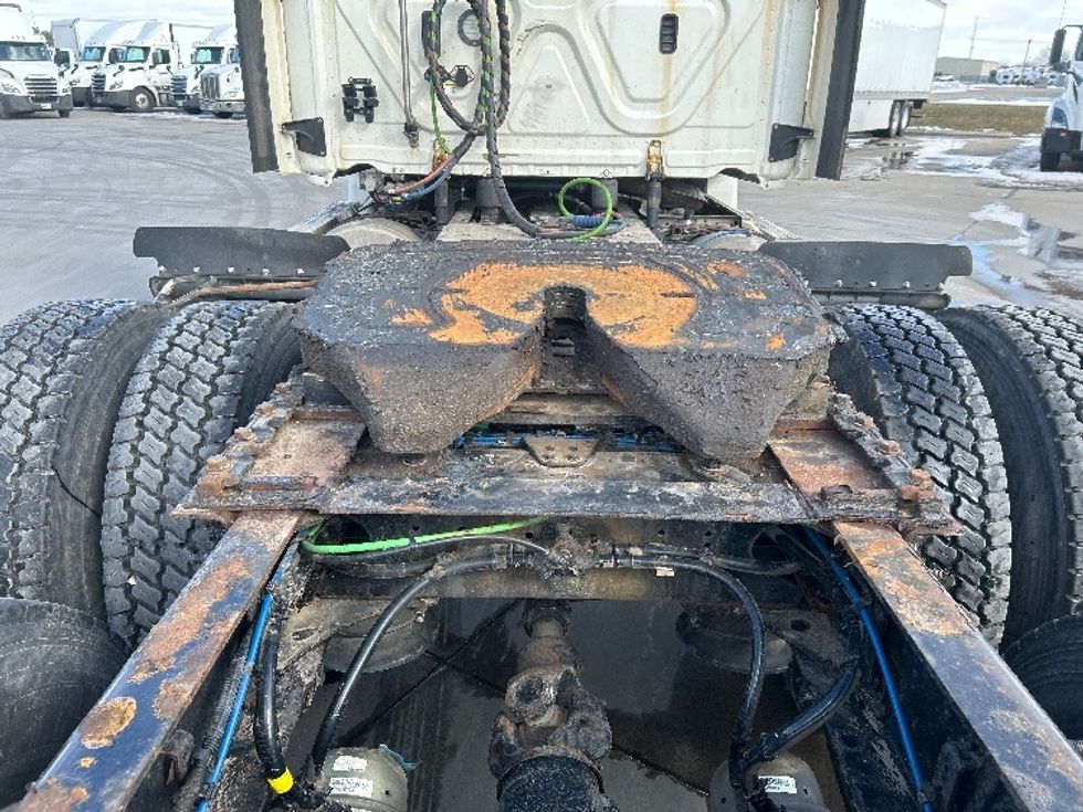 Day Cab Tractor-Heavy Duty Tractors-Freightliner-2019-Cascadia 12564ST-Elkhart-IN-283,967\n\t\tmiles-$ 42,000 - Image 6