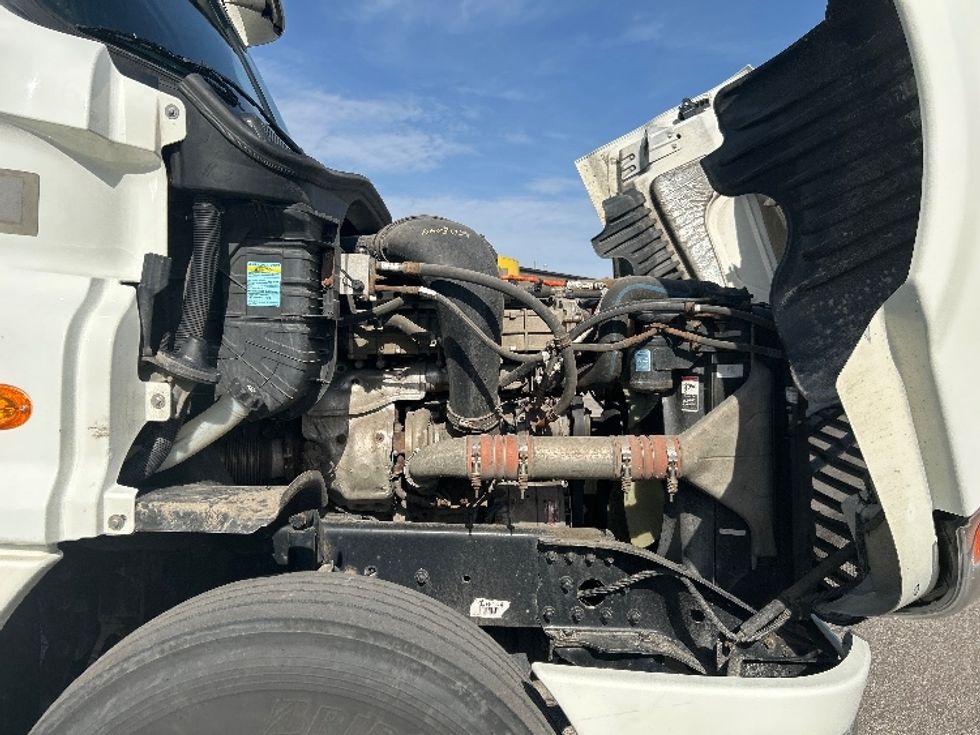 Day Cab Tractor-Heavy Duty Tractors-Freightliner-2019-Cascadia 12564ST-Elkhart-IN-285,027\n\t\tmiles-$ 42,500 - Image 15