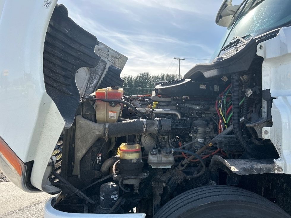 Day Cab Tractor-Heavy Duty Tractors-Freightliner-2019-Cascadia 12564ST-Elkhart-IN-285,027\n\t\tmiles-$ 42,500 - Image 16