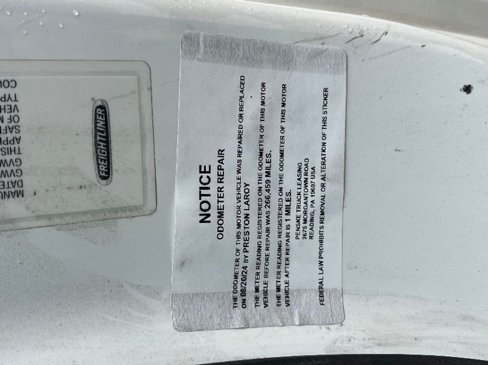 Day Cab Tractor-Heavy Duty Tractors-Freightliner-2019-Cascadia 12564ST-Elkhart-IN-285,027\n\t\tmiles-$ 42,500 - Image 17