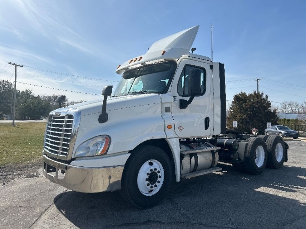Day Cab Tractor-Heavy Duty Tractors-Freightliner-2019-Cascadia 12564ST-Elkhart-IN-285,027\n\t\tmiles-$ 42,500 - Image 3