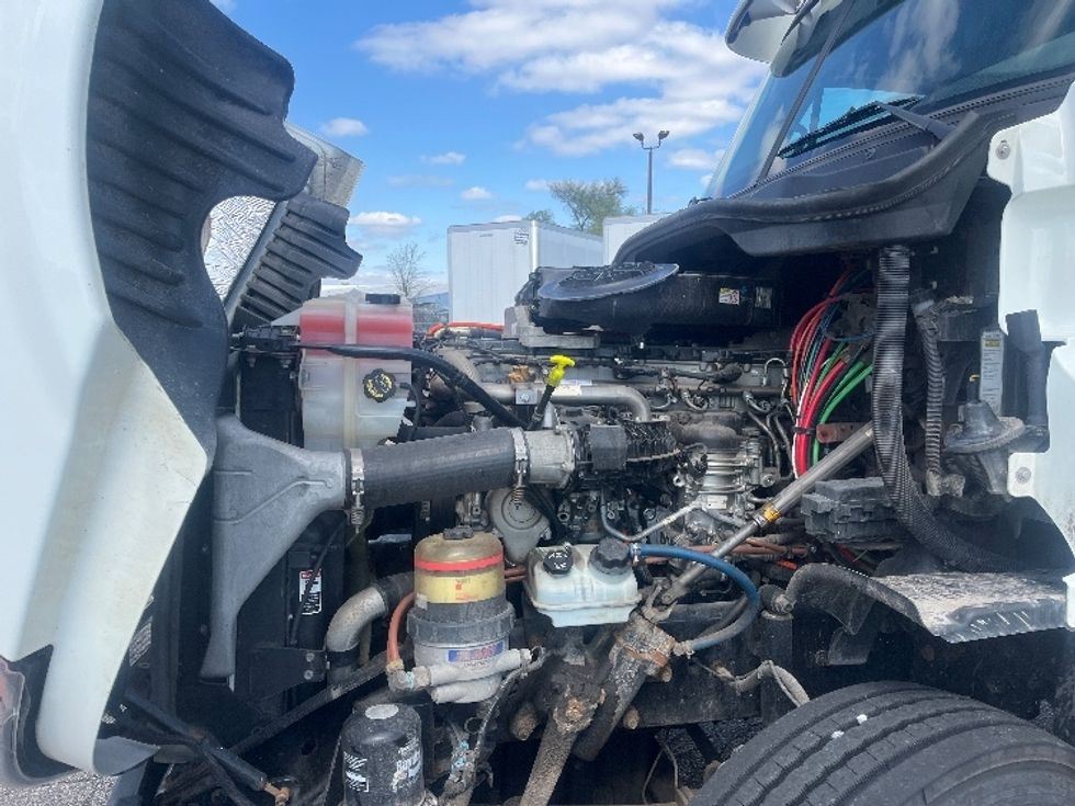 Day Cab Tractor-Heavy Duty Tractors-Freightliner-2019-Cascadia 12564ST-Elkhart-IN-295,055\n\t\tmiles-$ 39,250 - Image 16