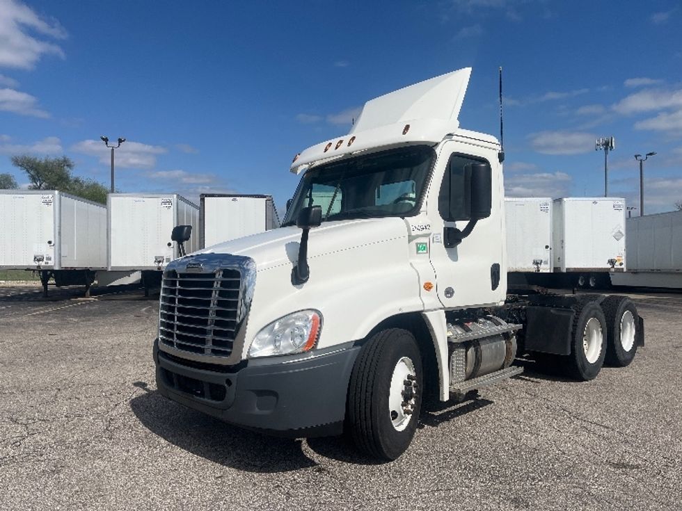 Day Cab Tractor-Heavy Duty Tractors-Freightliner-2019-Cascadia 12564ST-Elkhart-IN-295,055\n\t\tmiles-$ 39,250 - Image 3