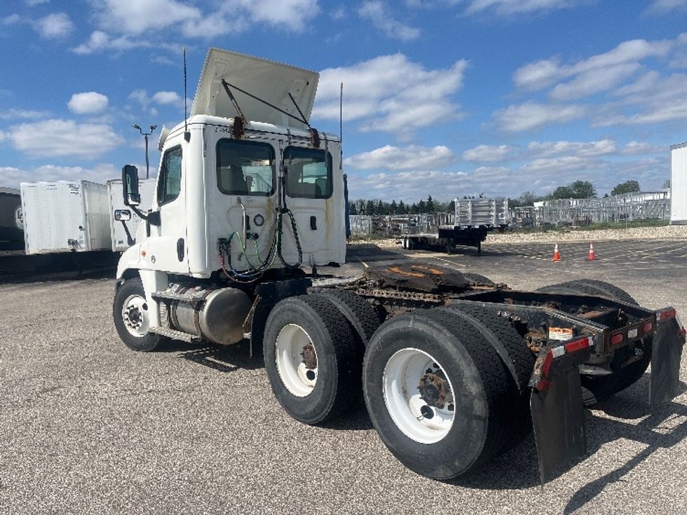 Day Cab Tractor-Heavy Duty Tractors-Freightliner-2019-Cascadia 12564ST-Elkhart-IN-295,055\n\t\tmiles-$ 39,250 - Image 5