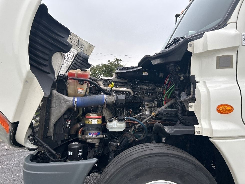 Day Cab Tractor-Heavy Duty Tractors-Freightliner-2019-Cascadia 12564ST-Elkhart-IN-300,308\n\t\tmiles-$ 41,750 - Image 16