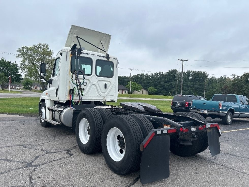 2019 Freightliner Cascadia 125" Sleeper Cab photo 5