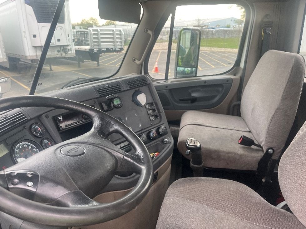 Day Cab Tractor-Heavy Duty Tractors-Freightliner-2019-Cascadia 12564ST-Elkhart-IN-343,928\n\t\tmiles-$ 36,250 - Image 10