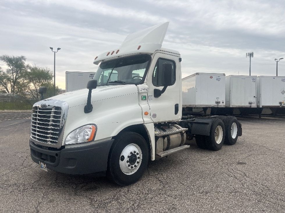 Day Cab Tractor-Heavy Duty Tractors-Freightliner-2019-Cascadia 12564ST-Elkhart-IN-343,928\n\t\tmiles-$ 36,250 - Image 3