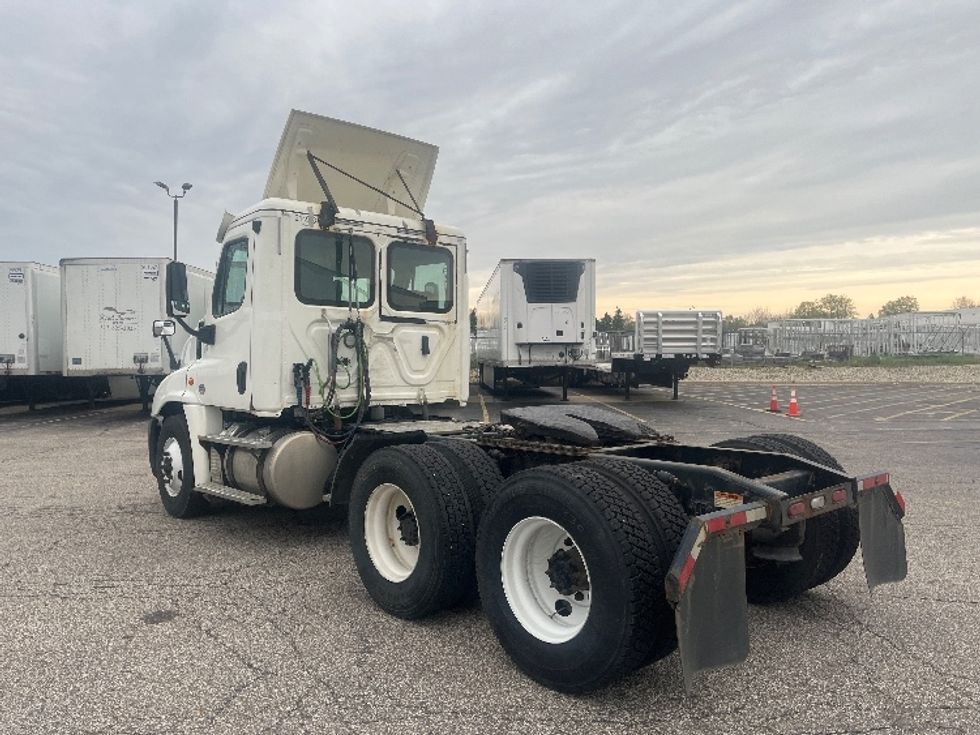 Day Cab Tractor-Heavy Duty Tractors-Freightliner-2019-Cascadia 12564ST-Elkhart-IN-343,928\n\t\tmiles-$ 36,250 - Image 5