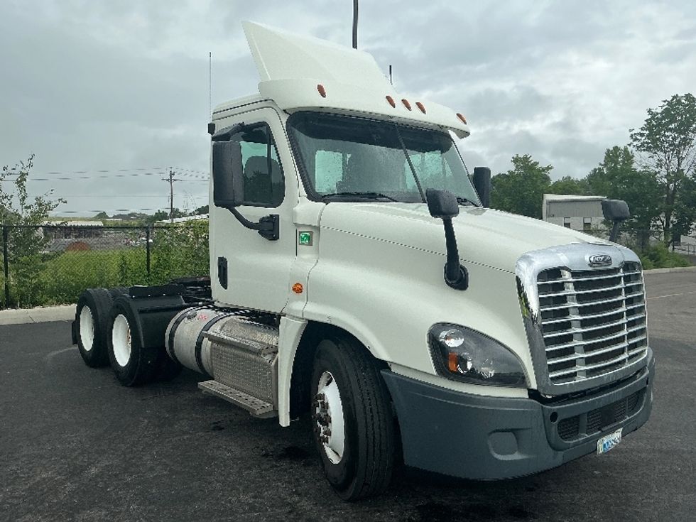 Day Cab Tractor-Heavy Duty Tractors-Freightliner-2019-Cascadia 12564ST-Erlanger-KY-274,755\n\t\tmiles-$ 40,250 - Image 1