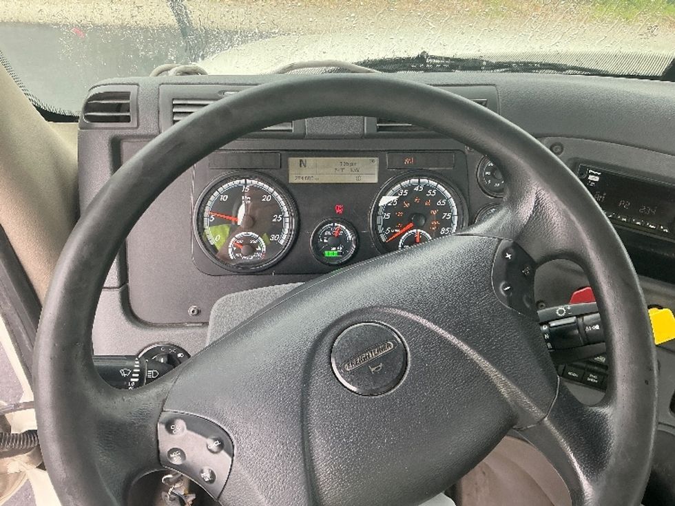 Day Cab Tractor-Heavy Duty Tractors-Freightliner-2019-Cascadia 12564ST-Erlanger-KY-274,755\n\t\tmiles-$ 40,250 - Image 11
