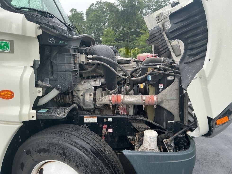 Day Cab Tractor-Heavy Duty Tractors-Freightliner-2019-Cascadia 12564ST-Erlanger-KY-274,755\n\t\tmiles-$ 40,250 - Image 15