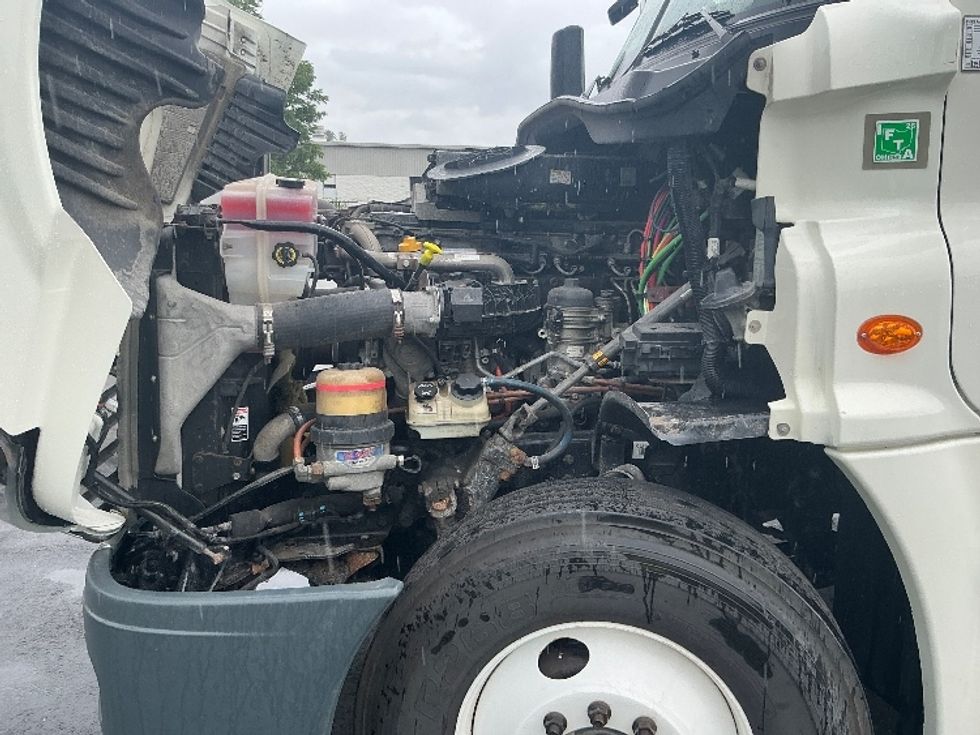 Day Cab Tractor-Heavy Duty Tractors-Freightliner-2019-Cascadia 12564ST-Erlanger-KY-274,755\n\t\tmiles-$ 40,250 - Image 16