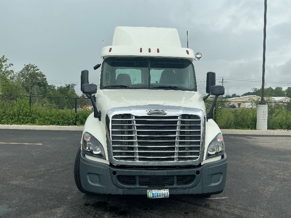 Day Cab Tractor-Heavy Duty Tractors-Freightliner-2019-Cascadia 12564ST-Erlanger-KY-274,755\n\t\tmiles-$ 40,250 - Image 2
