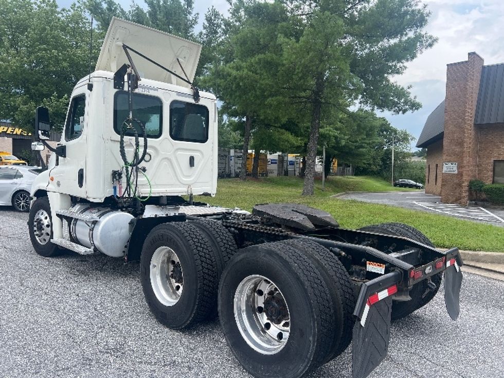 Day Cab Tractor-Heavy Duty Tractors-Freightliner-2019-Cascadia 12564ST-Essex-MD-499,088\n\t\tmiles-$ 35,500 - Image 5
