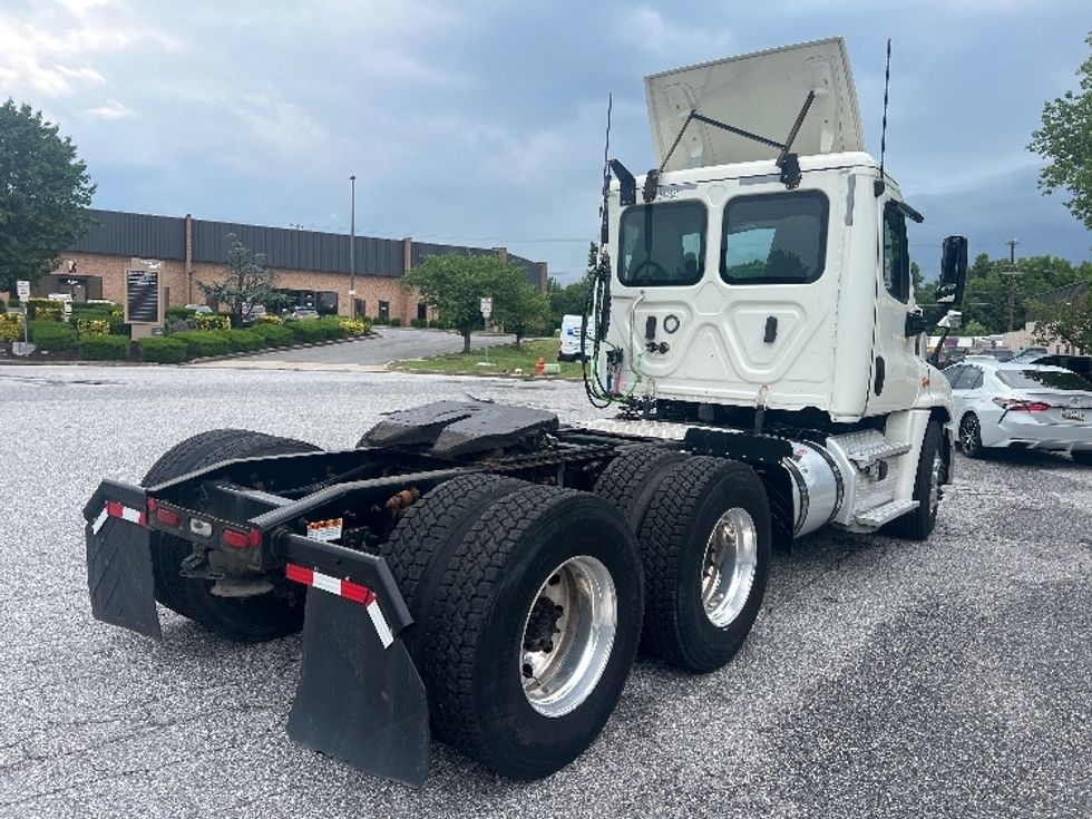 Day Cab Tractor-Heavy Duty Tractors-Freightliner-2019-Cascadia 12564ST-Essex-MD-499,088\n\t\tmiles-$ 35,500 - Image 7
