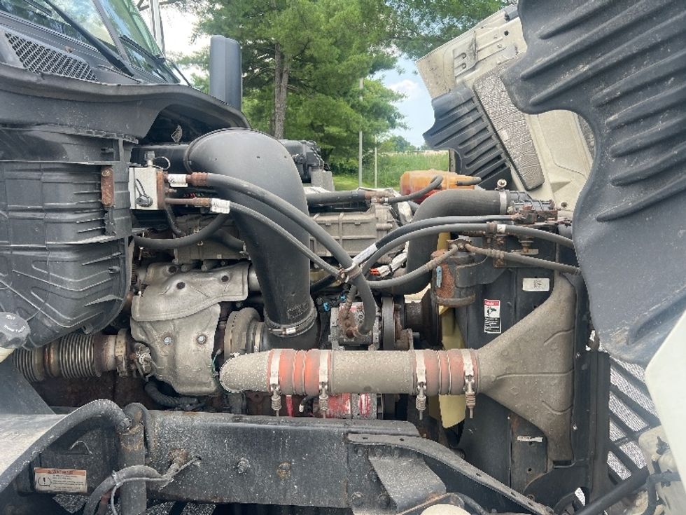 Day Cab Tractor-Heavy Duty Tractors-Freightliner-2019-Cascadia 12564ST-Essex-MD-557,962\n\t\tmiles-$ 30,750 - Image 14