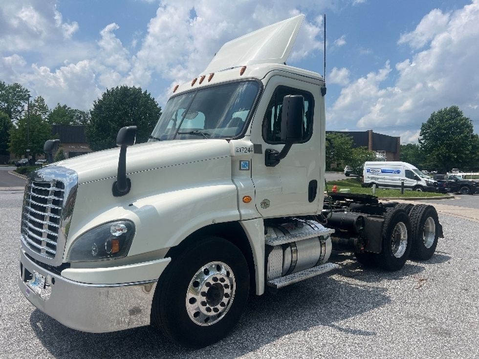 Day Cab Tractor-Heavy Duty Tractors-Freightliner-2019-Cascadia 12564ST-Essex-MD-557,962\n\t\tmiles-$ 30,750 - Image 3
