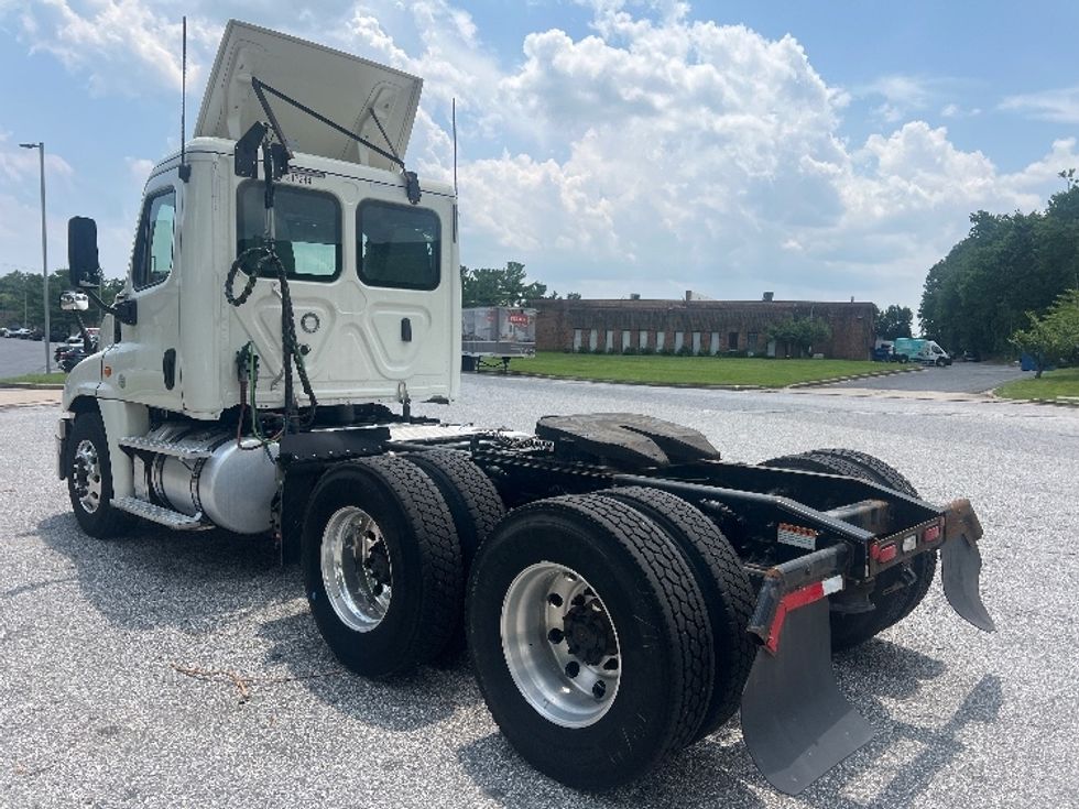 Day Cab Tractor-Heavy Duty Tractors-Freightliner-2019-Cascadia 12564ST-Essex-MD-557,962\n\t\tmiles-$ 30,750 - Image 5