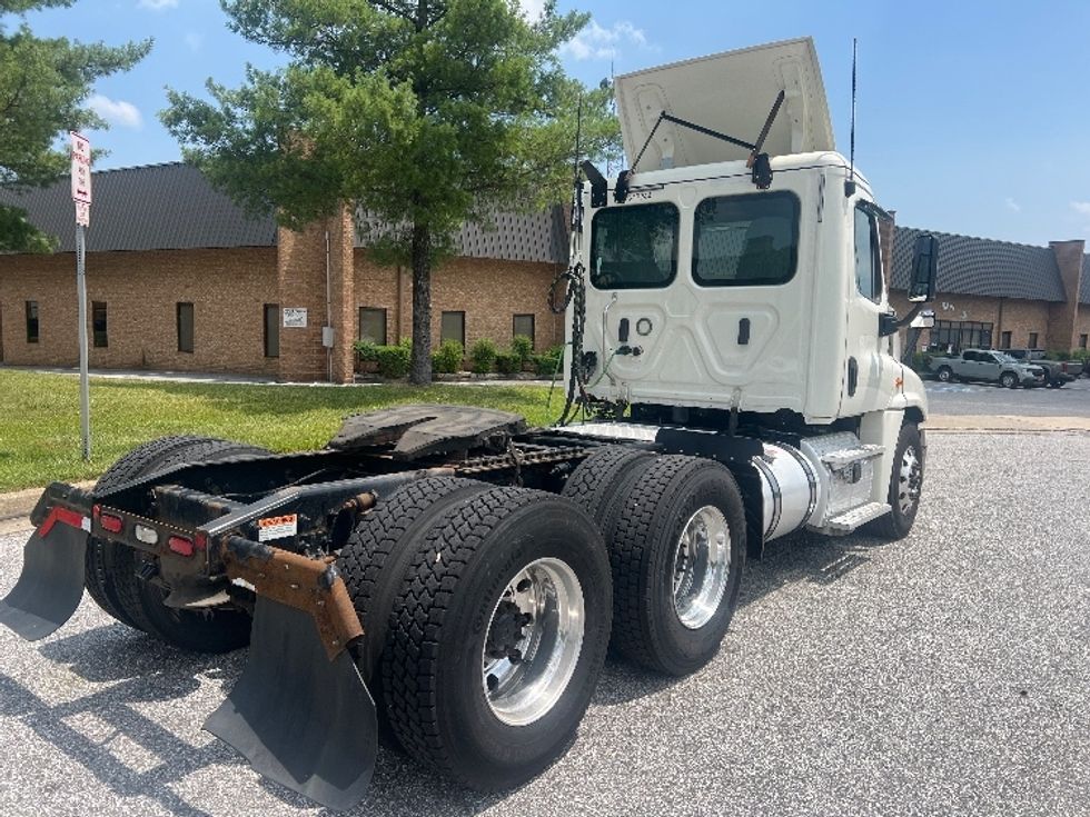 Day Cab Tractor-Heavy Duty Tractors-Freightliner-2019-Cascadia 12564ST-Essex-MD-557,962\n\t\tmiles-$ 30,750 - Image 7