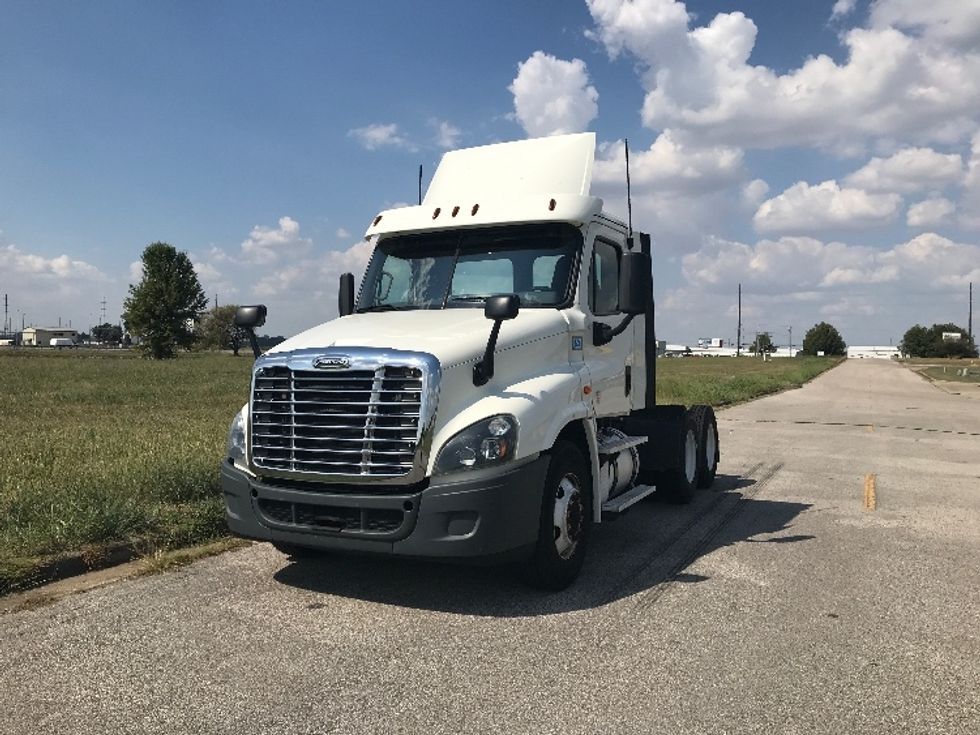 Day Cab Tractor-Heavy Duty Tractors-Freightliner-2019-Cascadia 12564ST-Evansville-IN-372,928\n\t\tmiles-$ 38,500 - Image 3
