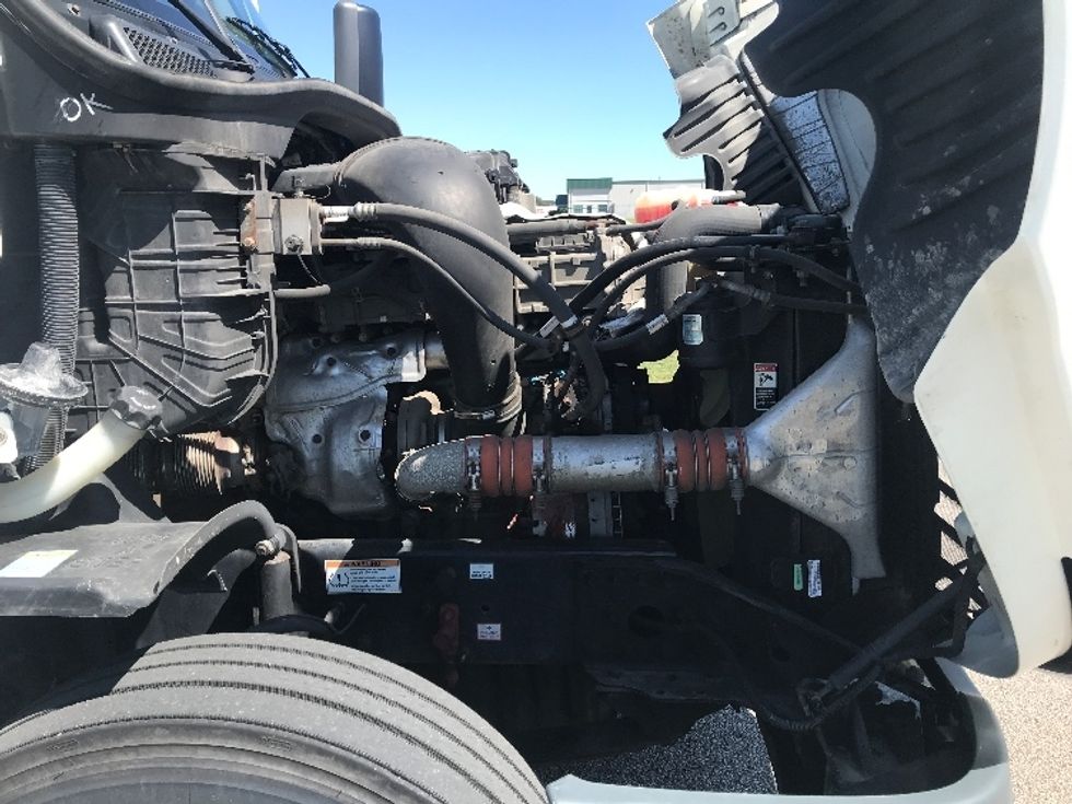 Day Cab Tractor-Heavy Duty Tractors-Freightliner-2019-Cascadia 12564ST-Evansville-IN-375,828\n\t\tmiles-$ 38,250 - Image 15