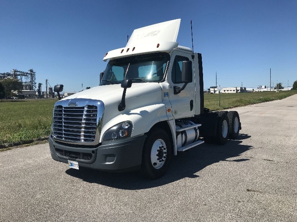 Day Cab Tractor-Heavy Duty Tractors-Freightliner-2019-Cascadia 12564ST-Evansville-IN-375,828\n\t\tmiles-$ 38,250 - Image 3
