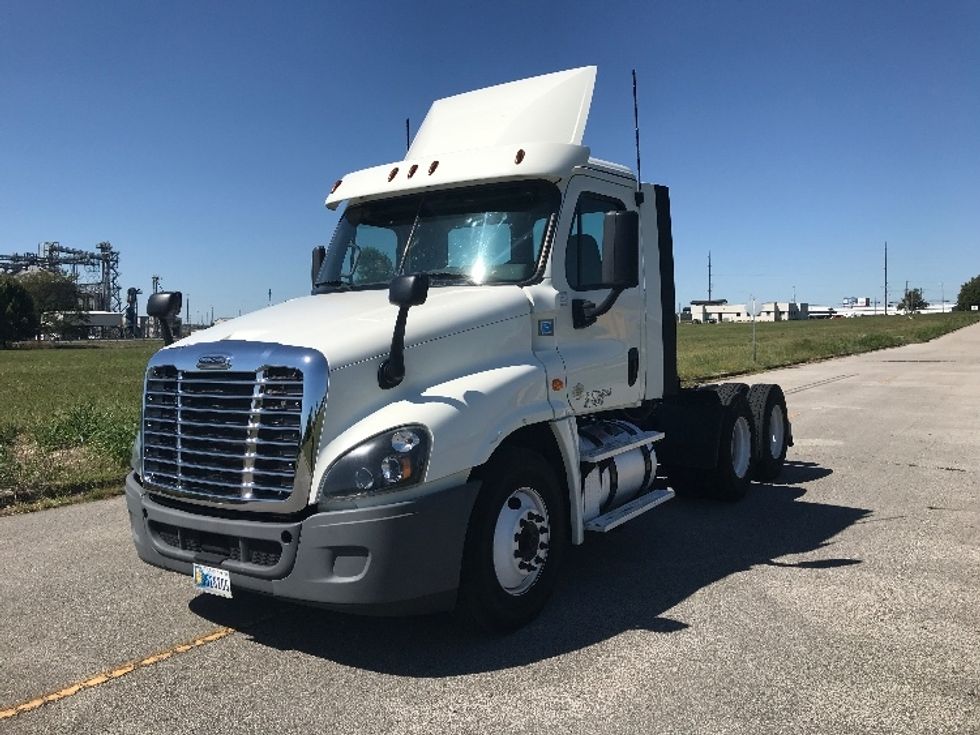 Day Cab Tractor-Heavy Duty Tractors-Freightliner-2019-Cascadia 12564ST-Evansville-IN-383,041\n\t\tmiles-$ 38,000 - Image 3