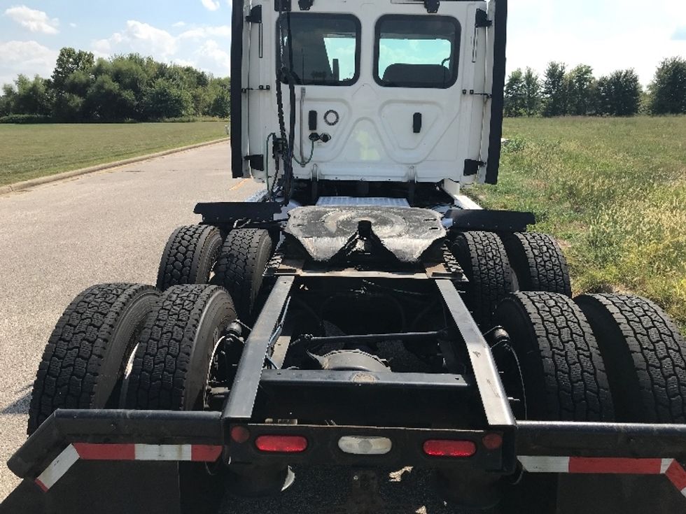 Day Cab Tractor-Heavy Duty Tractors-Freightliner-2019-Cascadia 12564ST-Evansville-IN-407,240\n\t\tmiles-$ 36,750 - Image 6