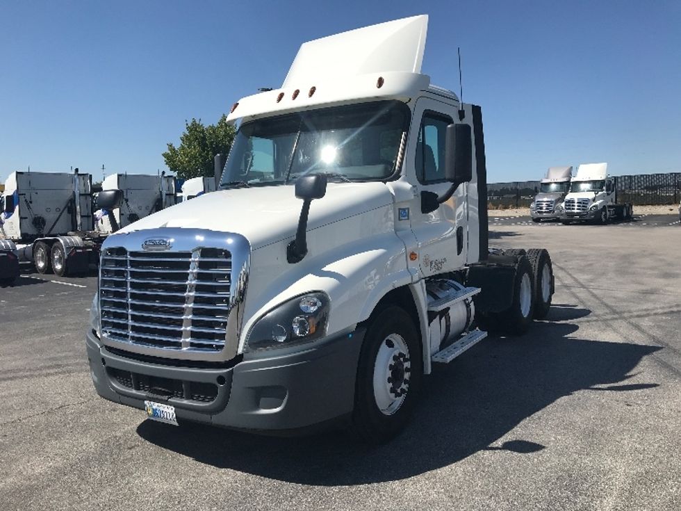 Day Cab Tractor-Heavy Duty Tractors-Freightliner-2019-Cascadia 12564ST-Evansville-IN-440,695\n\t\tmiles-$ 35,000 - Image 3