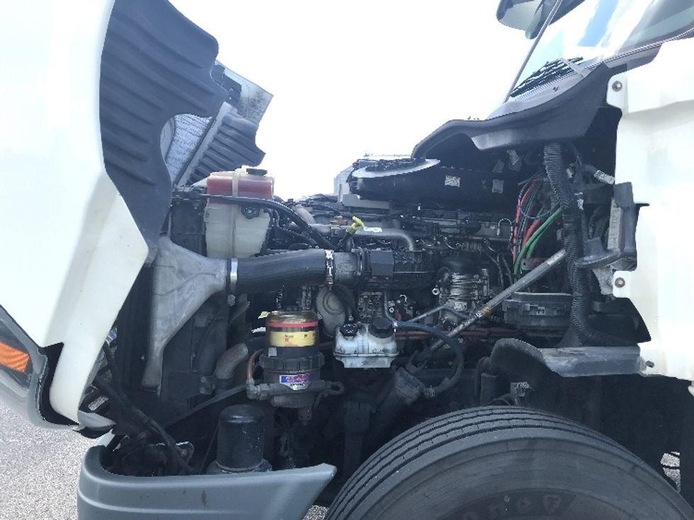 Day Cab Tractor-Heavy Duty Tractors-Freightliner-2019-Cascadia 12564ST-Evansville-IN-452,941\n\t\tmiles-$ 34,250 - Image 16