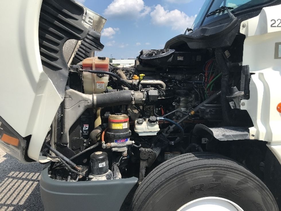 Day Cab Tractor-Heavy Duty Tractors-Freightliner-2019-Cascadia 12564ST-Evansville-IN-495,681\n\t\tmiles-$ 31,750 - Image 16