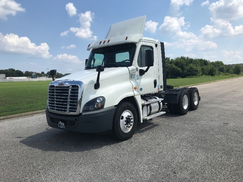 Day Cab Tractor-Heavy Duty Tractors-Freightliner-2019-Cascadia 12564ST-Evansville-IN-495,681\n\t\tmiles-$ 31,750 - Image 3