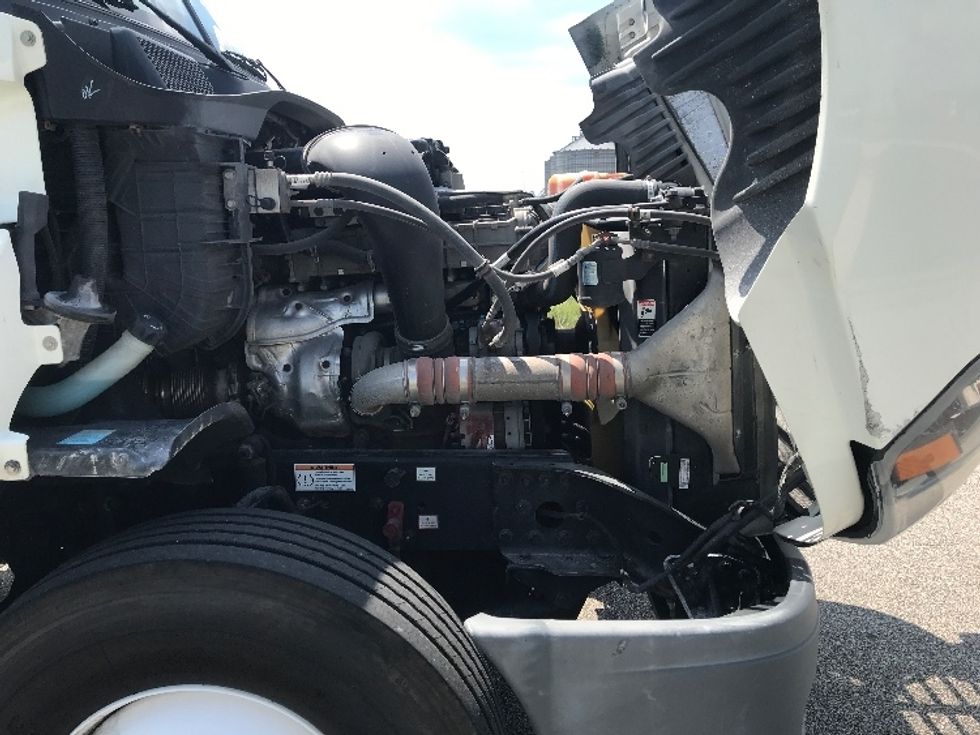 Day Cab Tractor-Heavy Duty Tractors-Freightliner-2019-Cascadia 12564ST-Evansville-IN-554,759\n\t\tmiles-$ 26,750 - Image 15