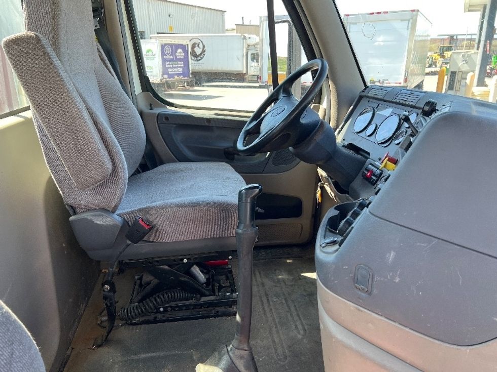 Day Cab Tractor-Heavy Duty Tractors-Freightliner-2019-Cascadia 12564ST-Fitchburg-MA-278,990\n\t\tmiles-$ 46,750 - Image 13