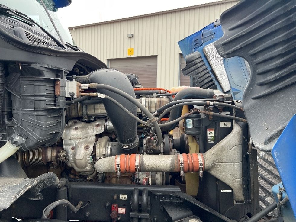 Day Cab Tractor-Heavy Duty Tractors-Freightliner-2019-Cascadia 12564ST-Fitchburg-MA-343,435\n\t\tmiles-$ 47,250 - Image 15