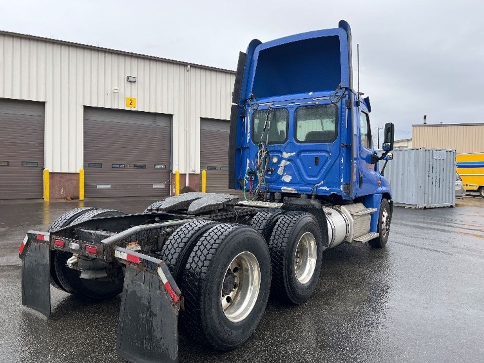 Day Cab Tractor-Heavy Duty Tractors-Freightliner-2019-Cascadia 12564ST-Fitchburg-MA-343,435\n\t\tmiles-$ 47,250 - Image 7