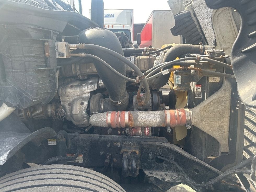 Day Cab Tractor-Heavy Duty Tractors-Freightliner-2019-Cascadia 12564ST-Fitchburg-MA-393,966\n\t\tmiles-$ 33,750 - Image 15