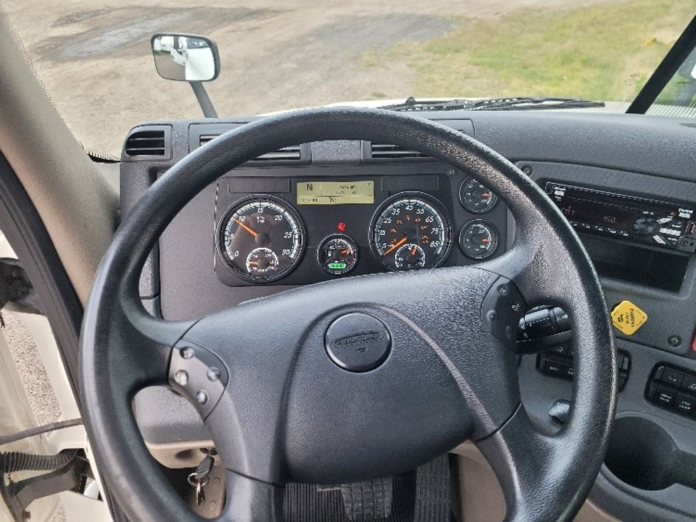 Day Cab Tractor-Heavy Duty Tractors-Freightliner-2019-Cascadia 12564ST-Fitchburg-MA-472,690\n\t\tmiles-$ 42,000 - Image 11