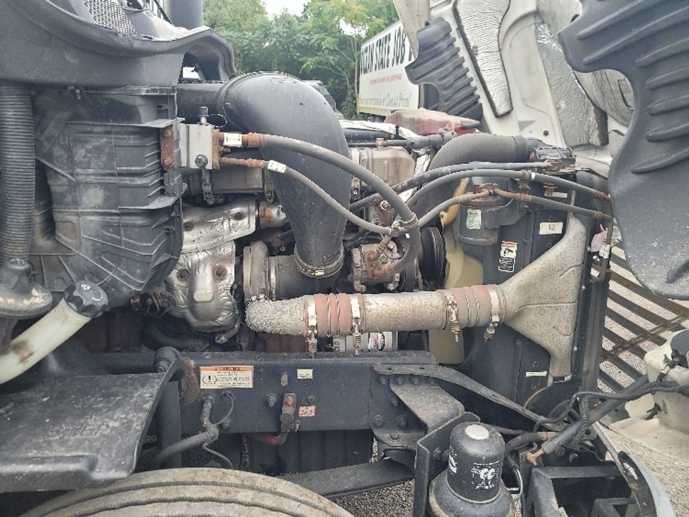 Day Cab Tractor-Heavy Duty Tractors-Freightliner-2019-Cascadia 12564ST-Fitchburg-MA-472,690\n\t\tmiles-$ 42,000 - Image 15